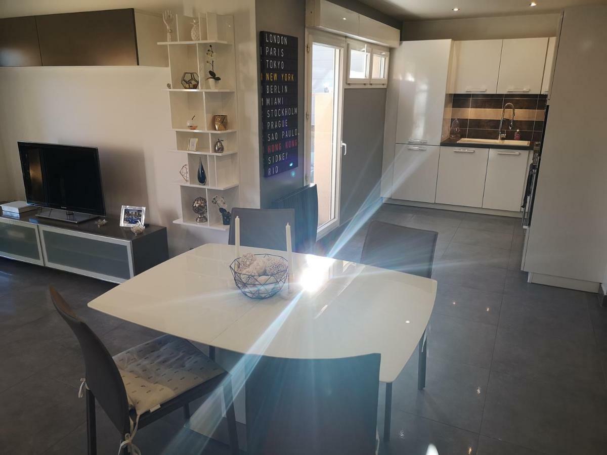 Apartment Design Standing In Aix *